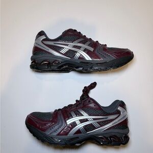 DS ASICS Gel Kayano 14 Obsidian Grey Pire Silver size 8 New 1203A537-022